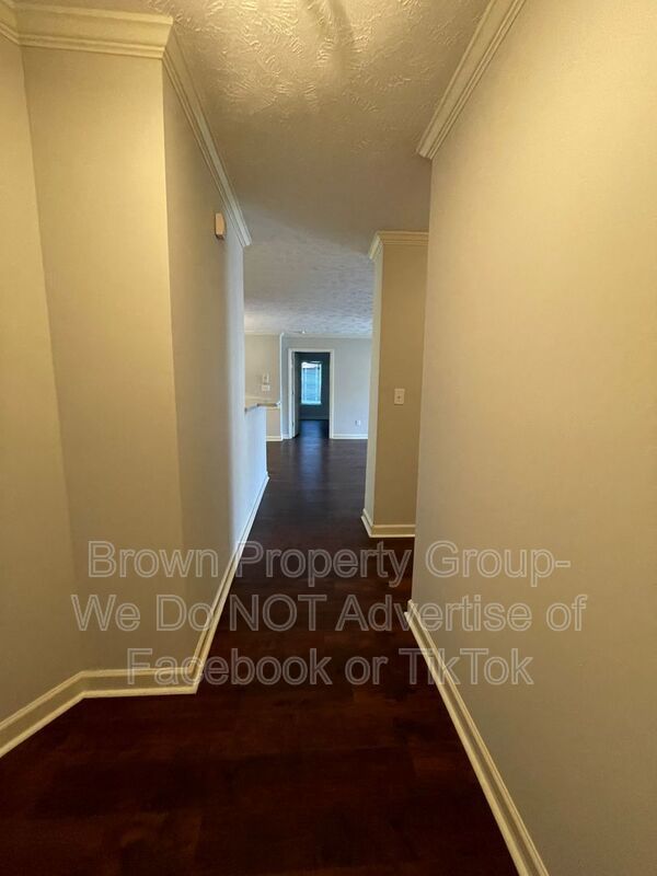 Well Maintained, 1st Floor Unit~3 Bedroom 2 Bathroom Condo property image