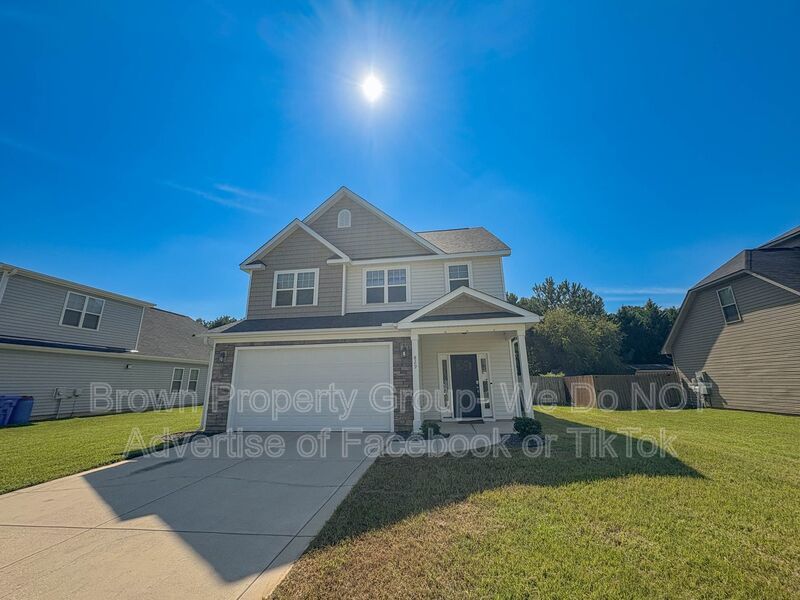 FOUR BEDROOM, 2.5 BATHROOM property image
