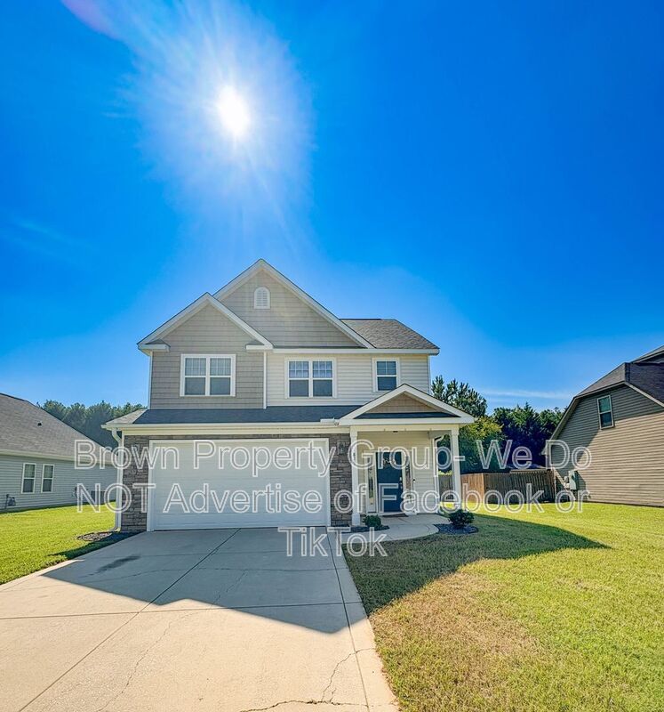 FOUR BEDROOM, 2.5 BATHROOM property image