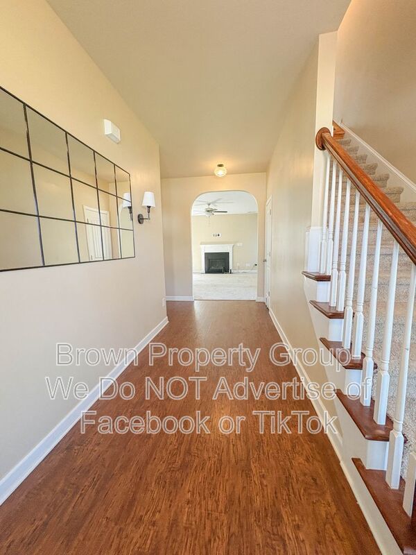 FOUR BEDROOM, 2.5 BATHROOM property image