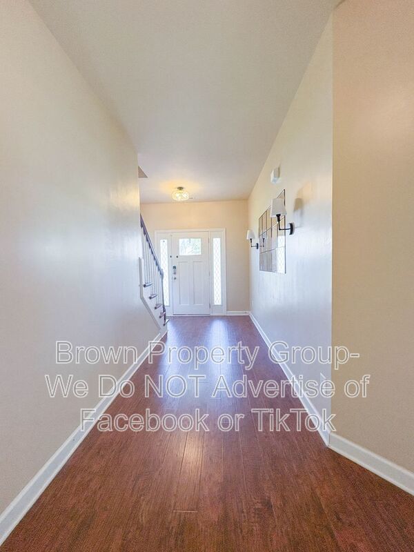 FOUR BEDROOM, 2.5 BATHROOM property image