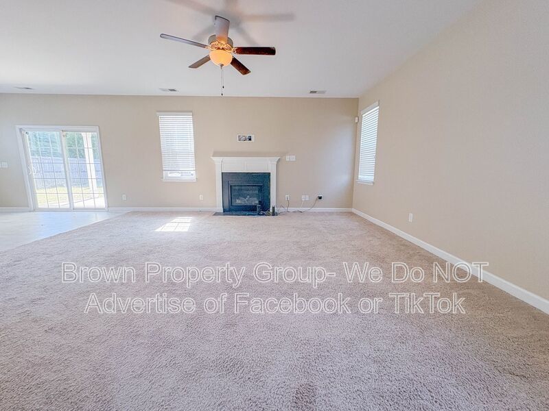 FOUR BEDROOM, 2.5 BATHROOM property image