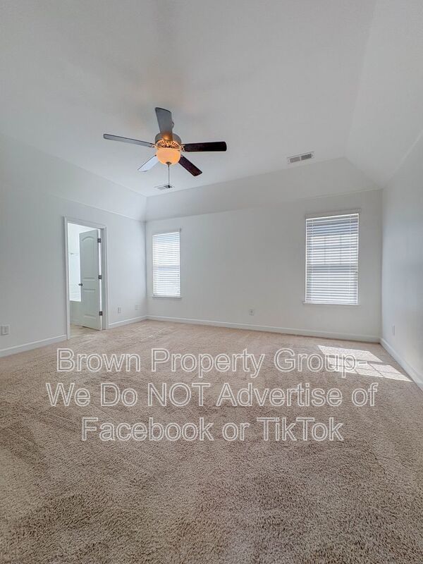 FOUR BEDROOM, 2.5 BATHROOM property image