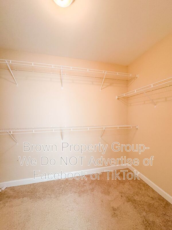 FOUR BEDROOM, 2.5 BATHROOM property image
