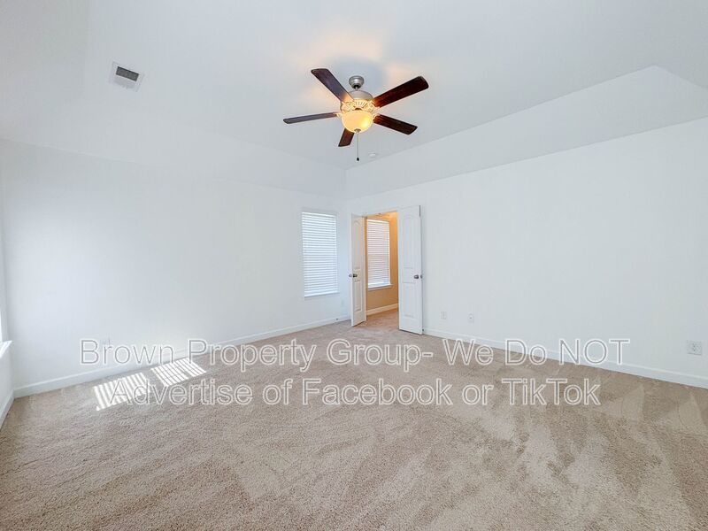 FOUR BEDROOM, 2.5 BATHROOM property image