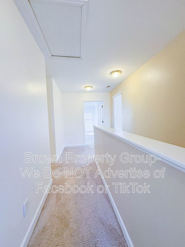 FOUR BEDROOM, 2.5 BATHROOM property image