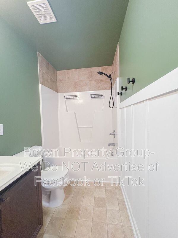 FOUR BEDROOM, 2.5 BATHROOM property image