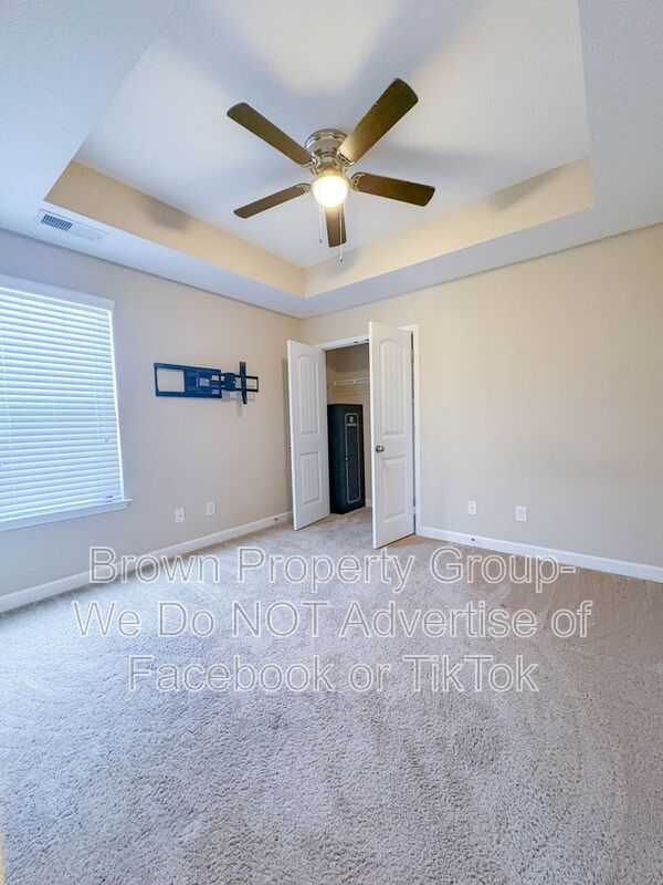 FOUR BEDROOM, 2.5 BATHROOM property image