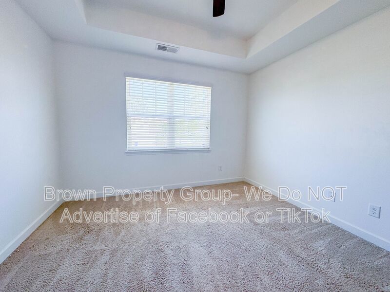 FOUR BEDROOM, 2.5 BATHROOM property image