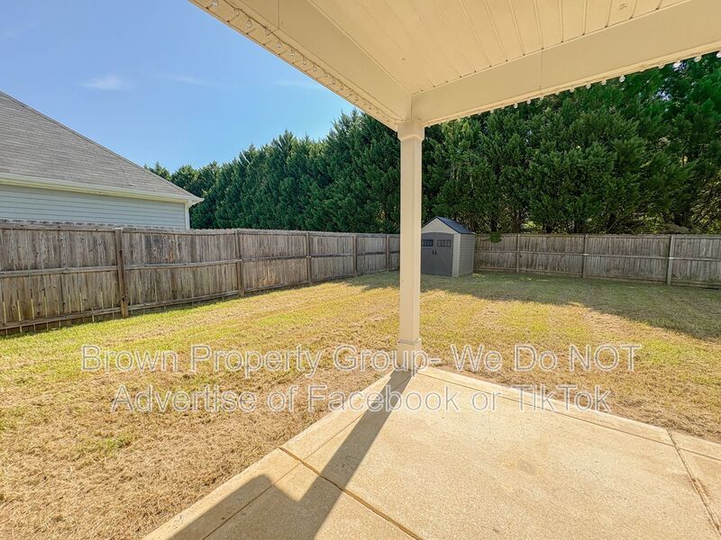 FOUR BEDROOM, 2.5 BATHROOM property image