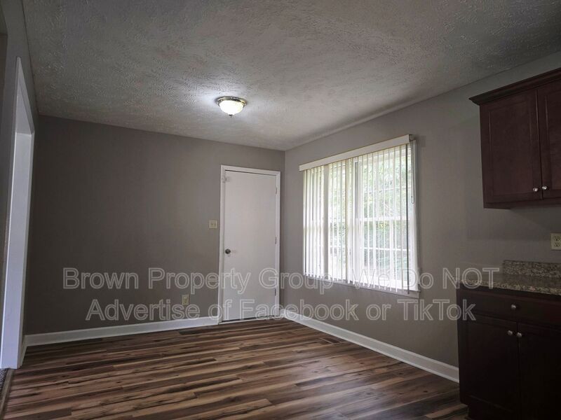 3 Bedroom 2.5 Bathroom - One Pet Allowed property image
