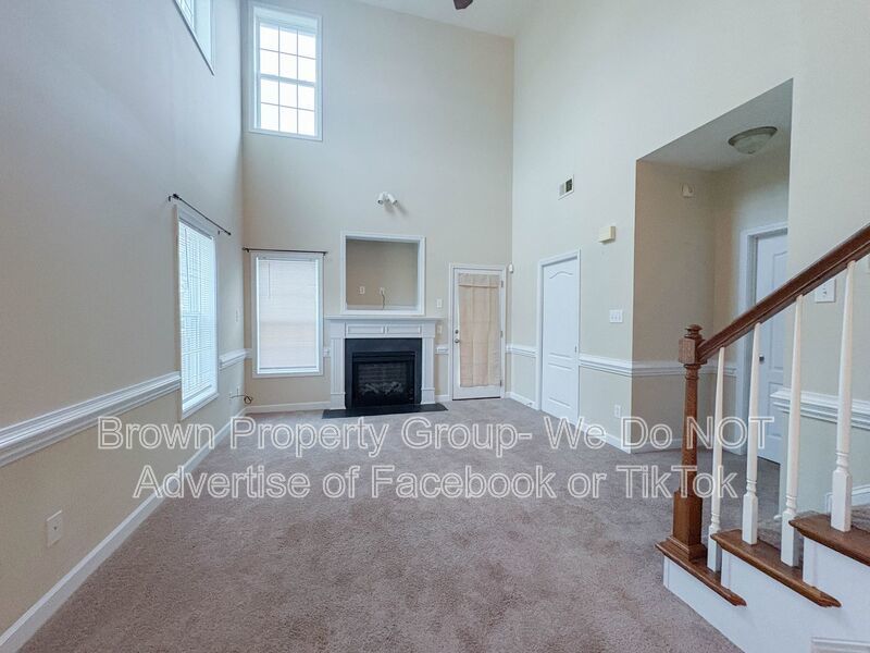 2 Weeks Free on First Full Months Rent~ 3 Bedroom 2.5 Bathroom Townhome~ Large Corner Lot property image