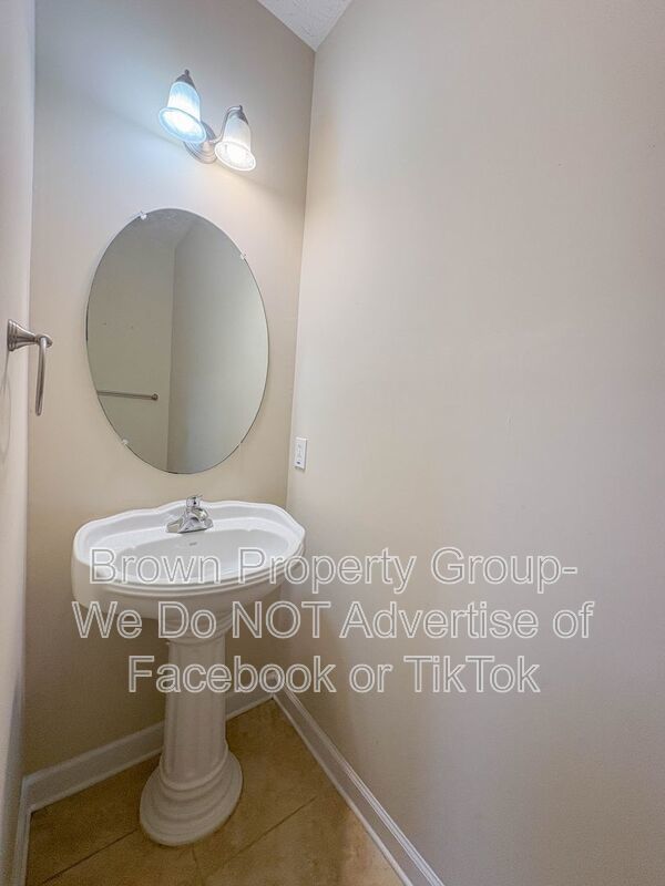 2 Weeks Free on First Full Months Rent~ 3 Bedroom 2.5 Bathroom Townhome~ Large Corner Lot property image