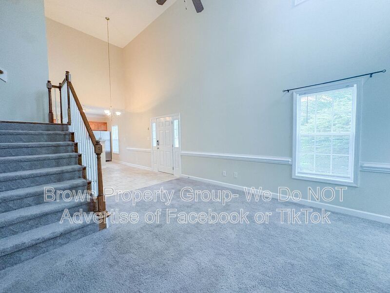 2 Weeks Free on First Full Months Rent~ 3 Bedroom 2.5 Bathroom Townhome~ Large Corner Lot property image