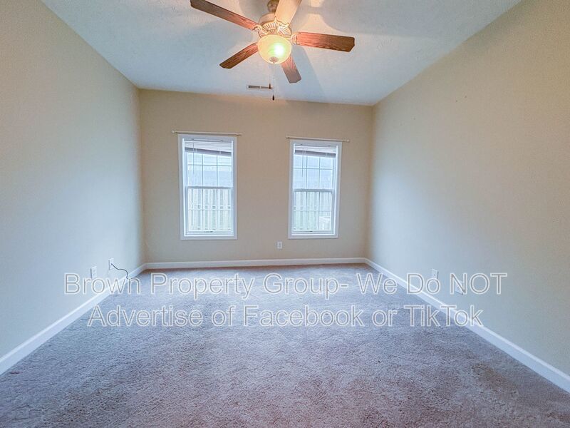 2 Weeks Free on First Full Months Rent~ 3 Bedroom 2.5 Bathroom Townhome~ Large Corner Lot property image