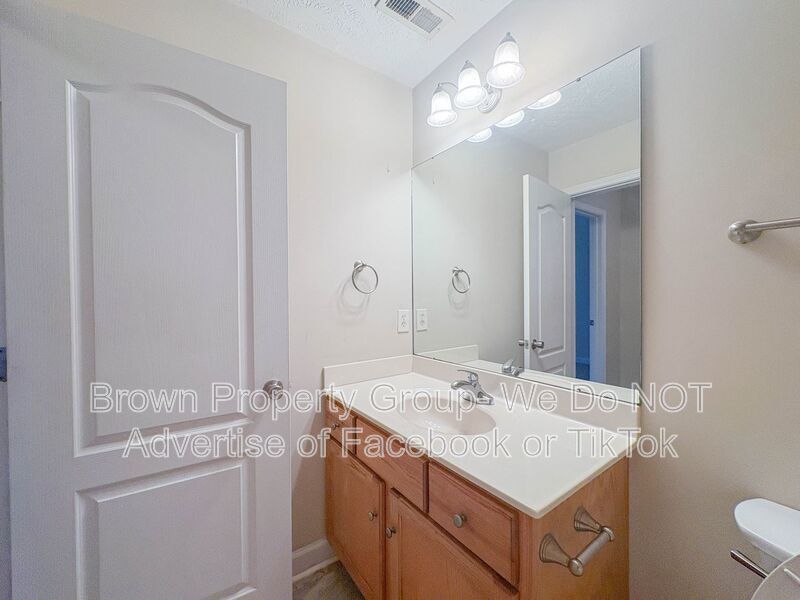 2 Weeks Free on First Full Months Rent~ 3 Bedroom 2.5 Bathroom Townhome~ Large Corner Lot property image