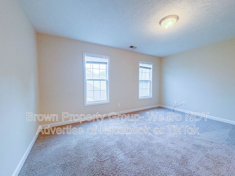 2 Weeks Free on First Full Months Rent~ 3 Bedroom 2.5 Bathroom Townhome~ Large Corner Lot property image