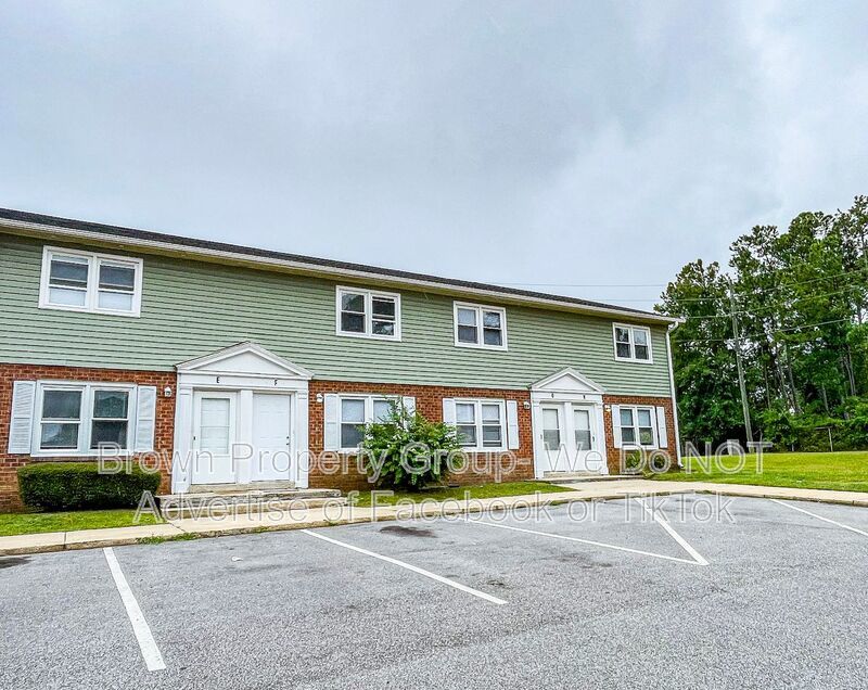Coming Soon! 2 Bedroom 1.5 Bathroom Townhome property image