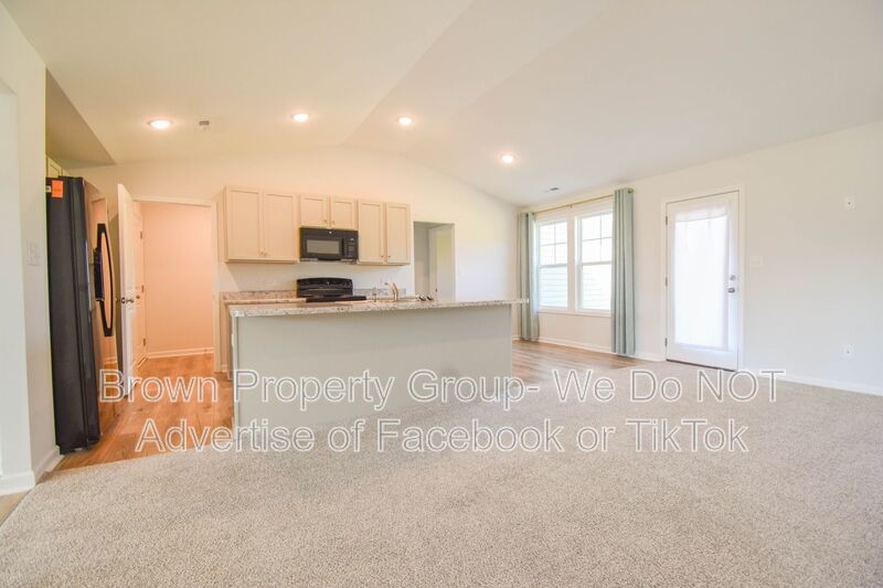 Coming Soon-3 Bedroom 2 Bathroom- Pets Negotiable property image
