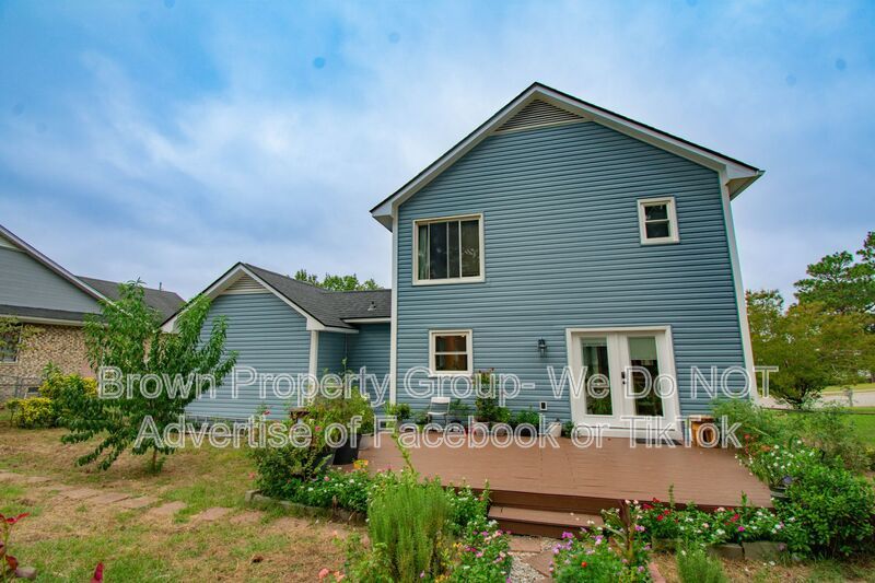 Coming Soon! 3 Bedroom 2.5 Bathroom Near Fort Bragg! Pets Allowed property image