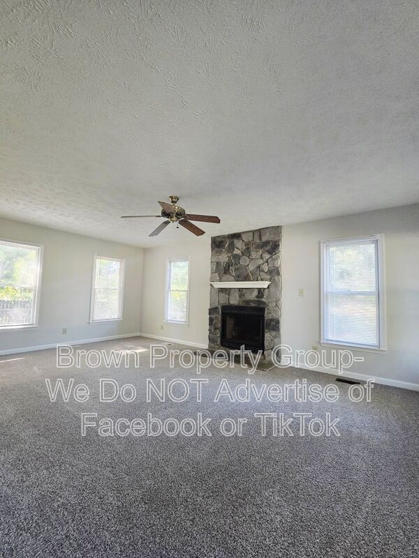 Two Story Single Family in Raeford NC- 3 Bedroom and 2.5 bath Home property image