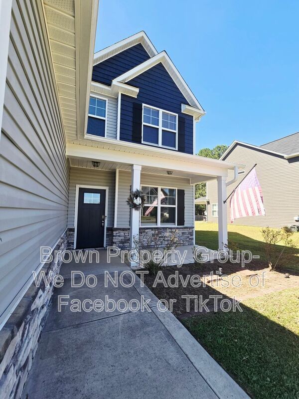 Move In Ready~ 5 Bedroom 3.5 Bathroom property image