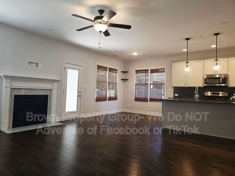 Move In Ready~ 5 Bedroom 3.5 Bathroom property image