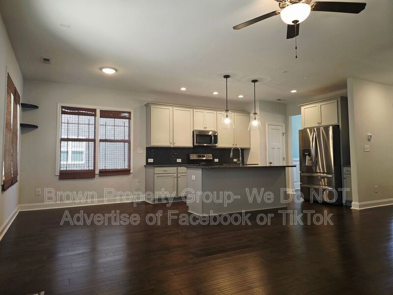 Move In Ready~ 5 Bedroom 3.5 Bathroom property image