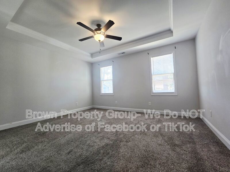 Move In Ready~ 5 Bedroom 3.5 Bathroom property image