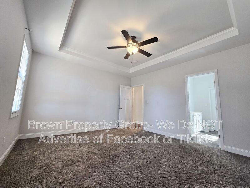 Move In Ready~ 5 Bedroom 3.5 Bathroom property image