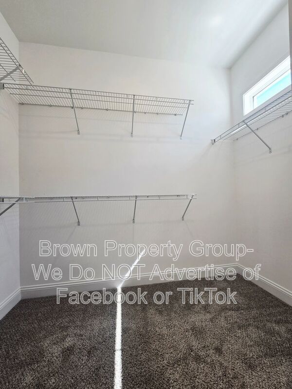 Move In Ready~ 5 Bedroom 3.5 Bathroom property image