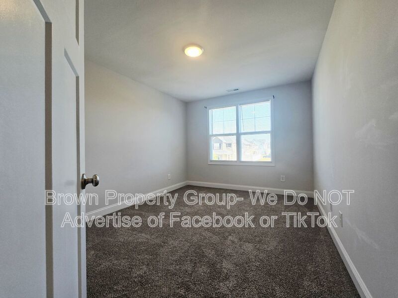 Move In Ready~ 5 Bedroom 3.5 Bathroom property image