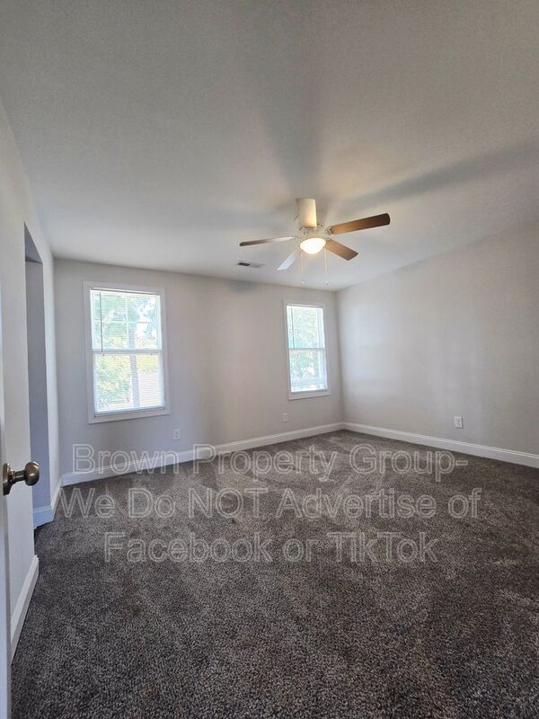 Move In Ready~ 5 Bedroom 3.5 Bathroom property image