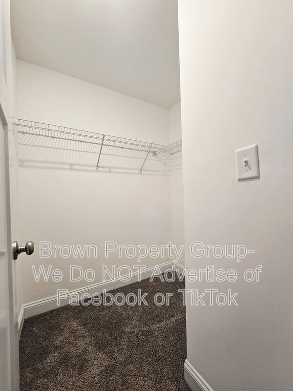 Move In Ready~ 5 Bedroom 3.5 Bathroom property image