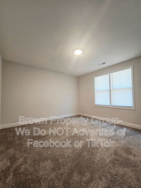 Move In Ready~ 5 Bedroom 3.5 Bathroom property image