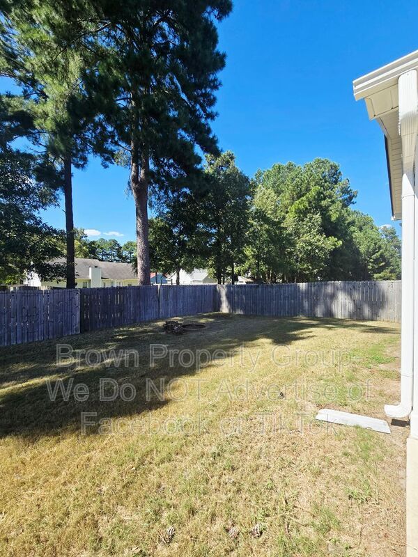 Move In Ready~ 5 Bedroom 3.5 Bathroom property image
