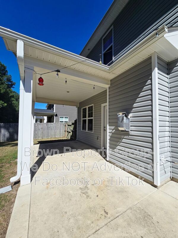 Move In Ready~ 5 Bedroom 3.5 Bathroom property image