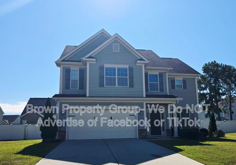 Move In Ready- 4 Bedroom 3 Bathroom- Small Dogs Allowed property image