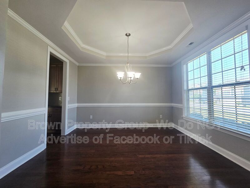 Move In Ready- 4 Bedroom 3 Bathroom- Small Dogs Allowed property image