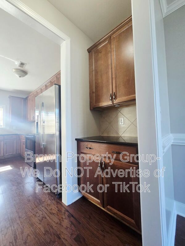 Move In Ready- 4 Bedroom 3 Bathroom- Small Dogs Allowed property image