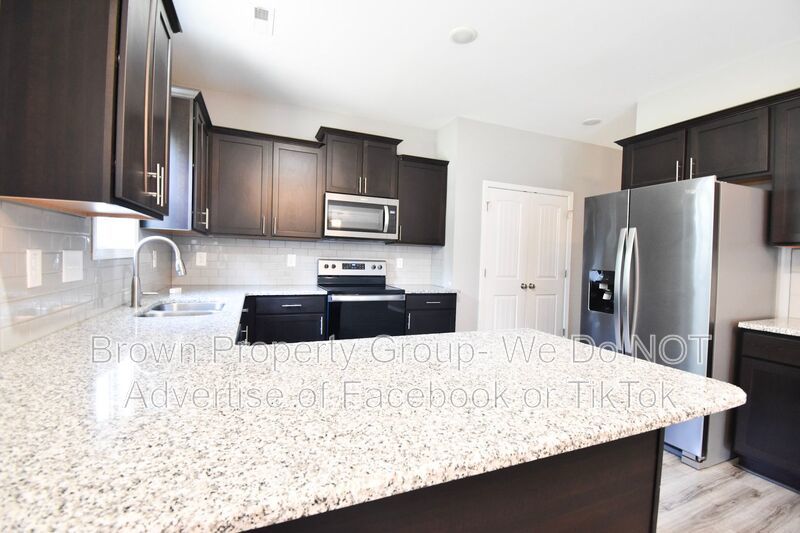 Coming Soon-3 Bedroom 2.5 Bathroom Home- Pets Allowed property image