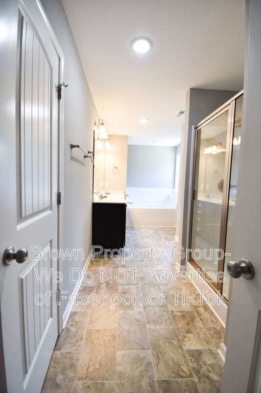 Coming Soon-3 Bedroom 2.5 Bathroom Home- Pets Allowed property image