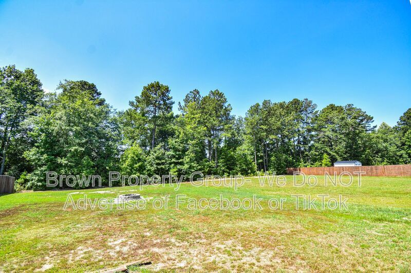 Coming Soon-3 Bedroom 2.5 Bathroom Home- Pets Allowed property image