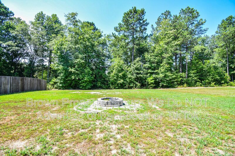 Coming Soon-3 Bedroom 2.5 Bathroom Home- Pets Allowed property image