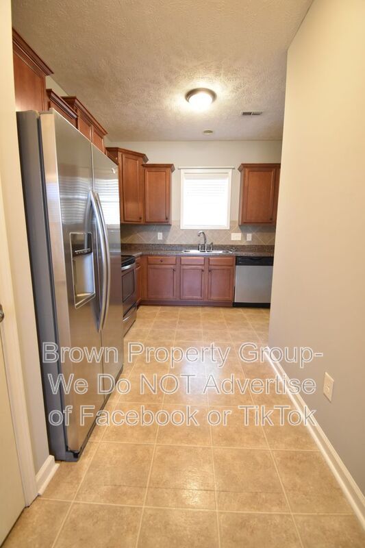 3 BEDROOM 2 BATHROOM - PETS CONSIDERED property image