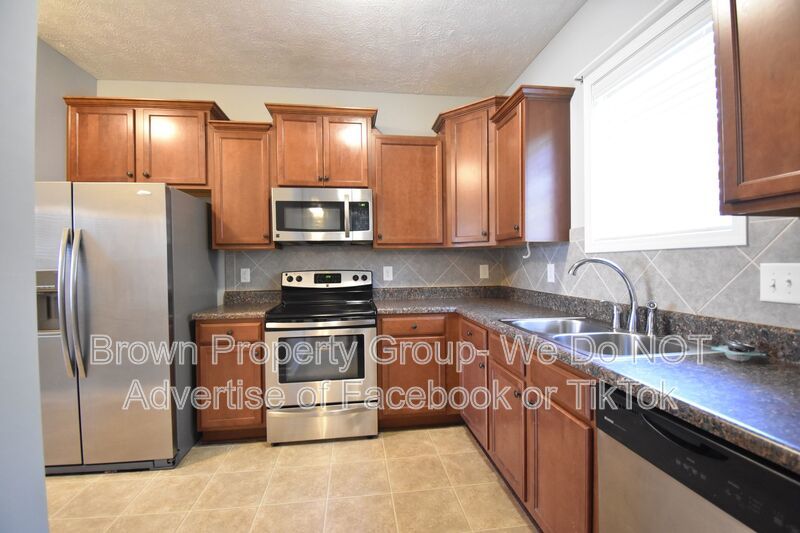 3 BEDROOM 2 BATHROOM - PETS CONSIDERED property image