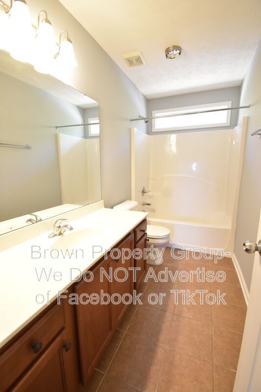 3 BEDROOM 2 BATHROOM - PETS CONSIDERED property image