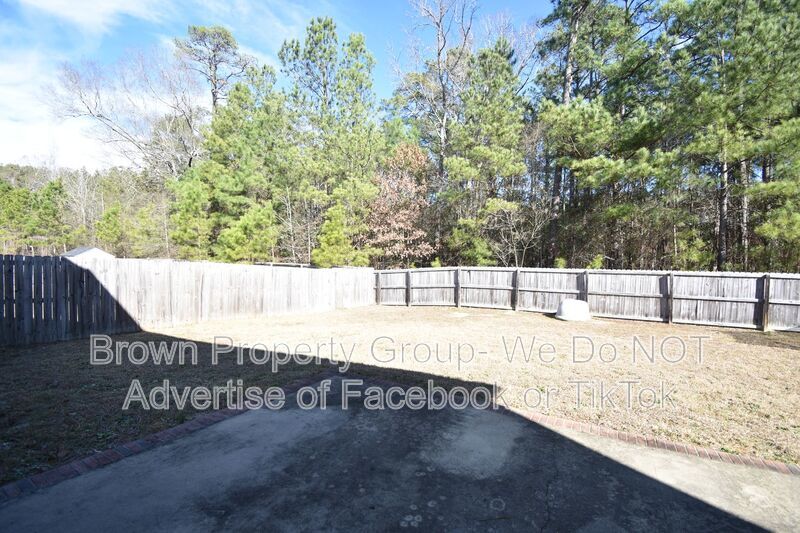 3 BEDROOM 2 BATHROOM - PETS CONSIDERED property image