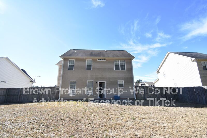 3 BEDROOM 2 BATHROOM - PETS CONSIDERED property image