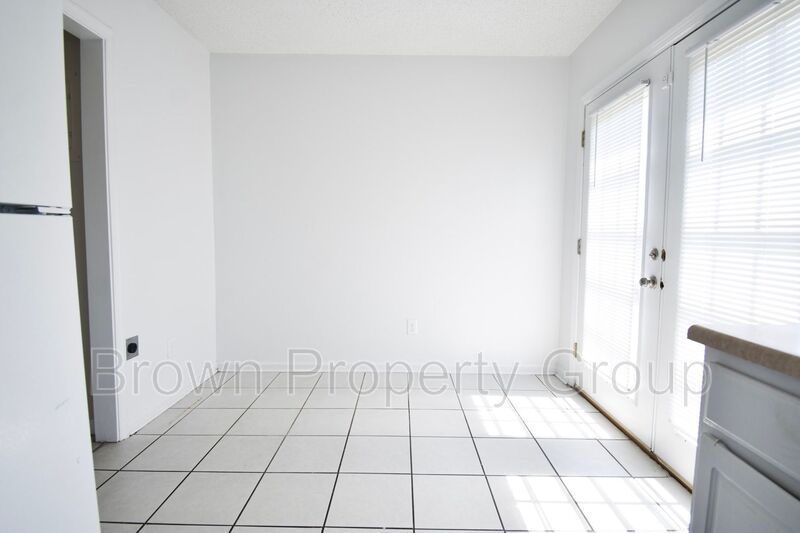 Coming Soon. 2 Bedroom 1.5 Bathroom Townhome property image